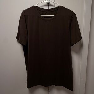 Alo 7” Conquer Reform Crewneck Short Sleeve – Size M – Espresso